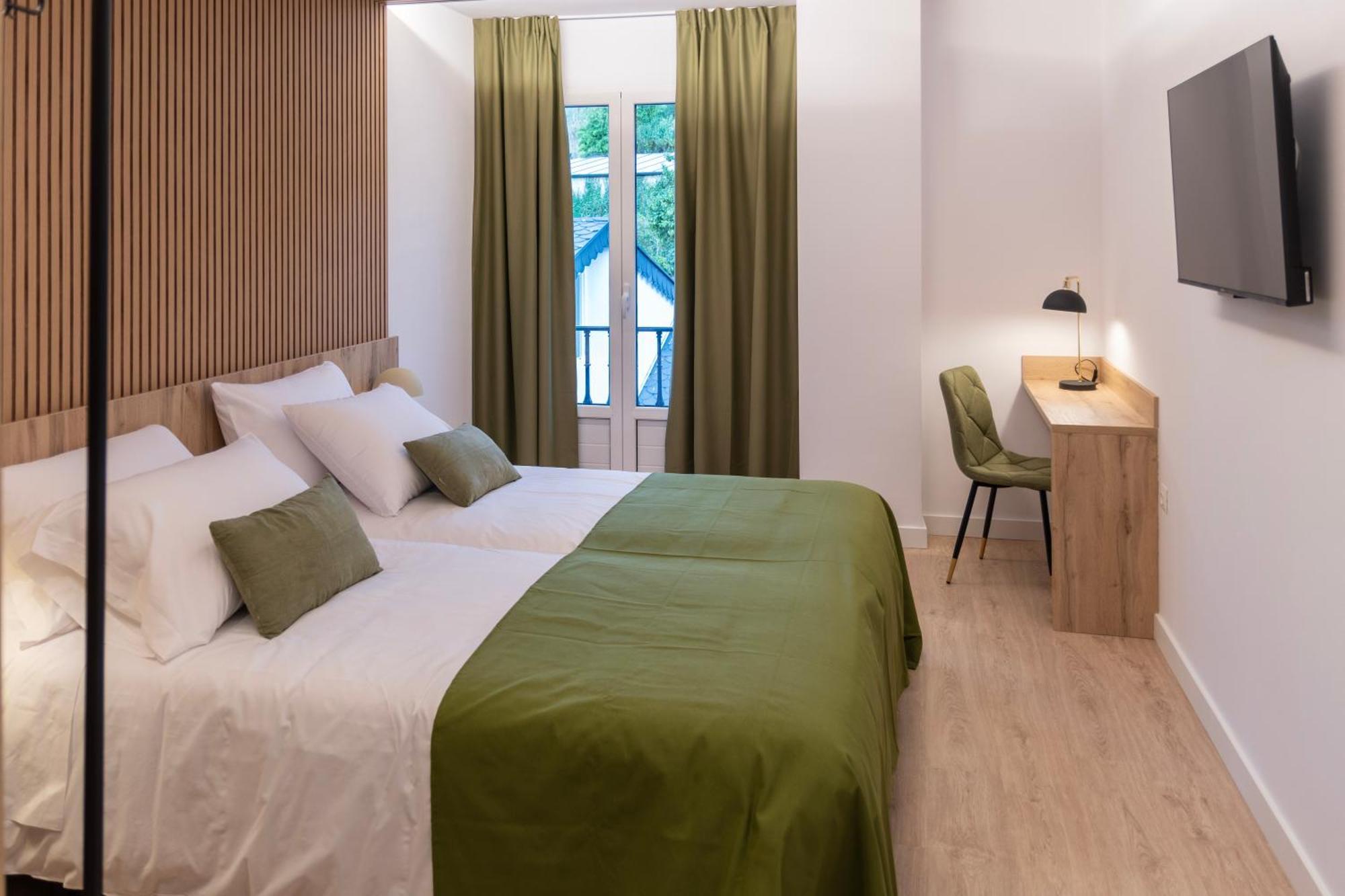 Hotel & Restaurante El Casino Villafranca Del Bierzo Ngoại thất bức ảnh